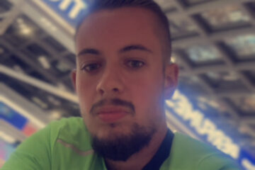 Homme sportif de Paris cherche femme élégante pour rencontre sensuelle